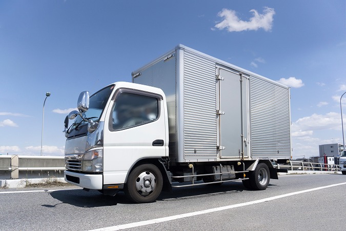 運送会社で使用する中型トラックの特徴とは？
